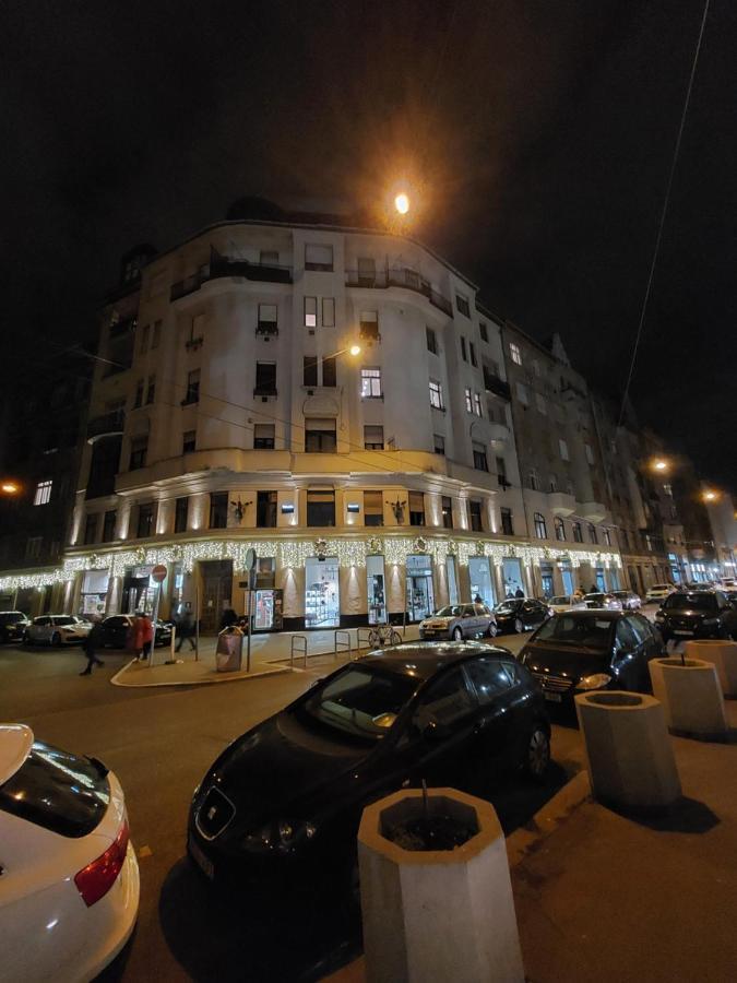 Suzan'S Apartment In The Heart Of Будапеща Екстериор снимка