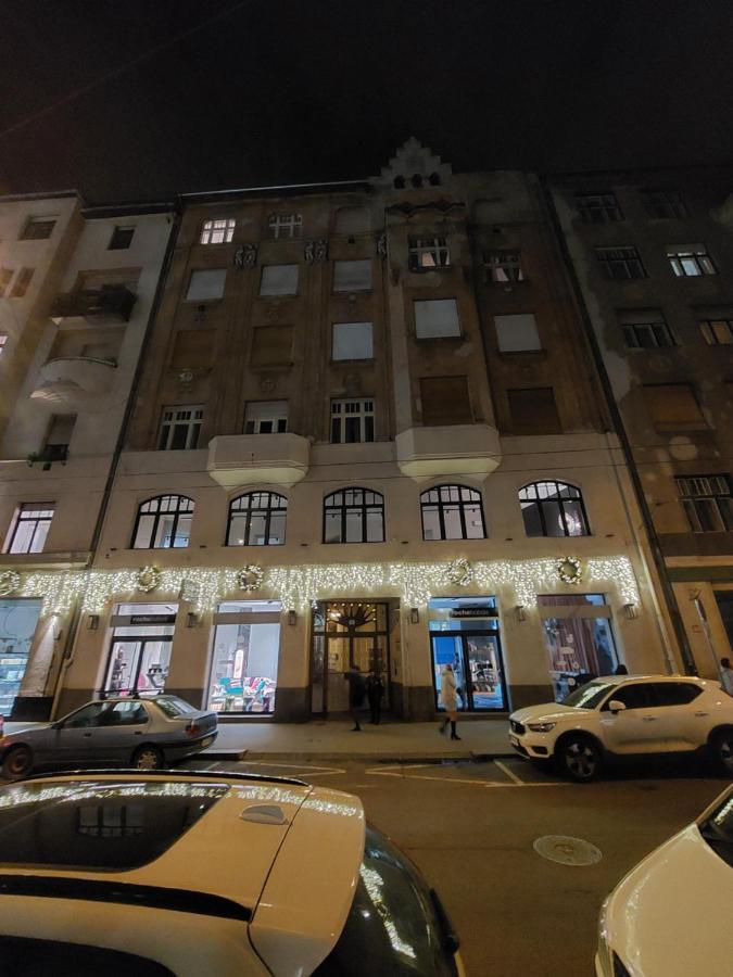 Suzan'S Apartment In The Heart Of Будапеща Екстериор снимка
