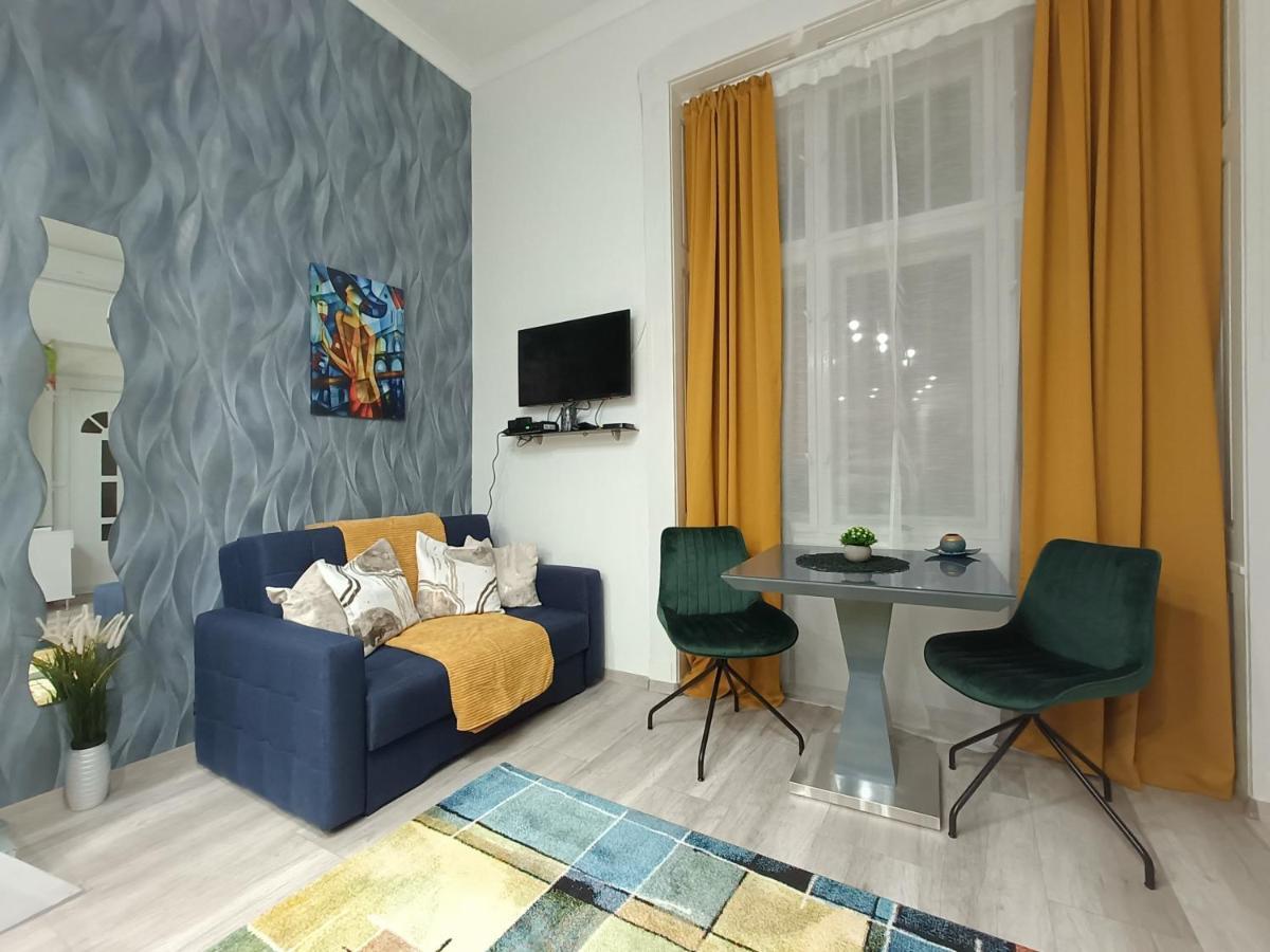 Suzan'S Apartment In The Heart Of Будапеща Екстериор снимка